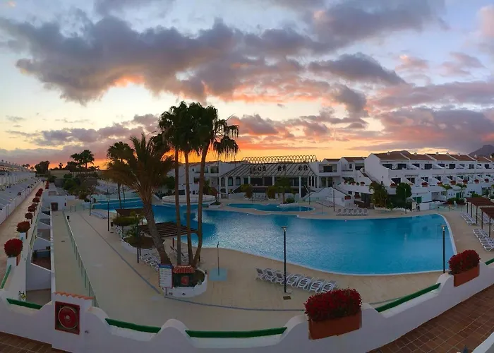 Bright Apartment With Pool In Tenerife South