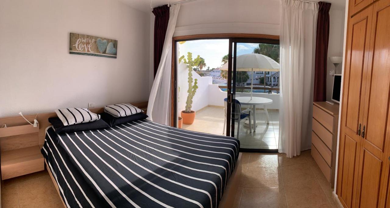 Bright With Pool In Tenerife South Apartamento *