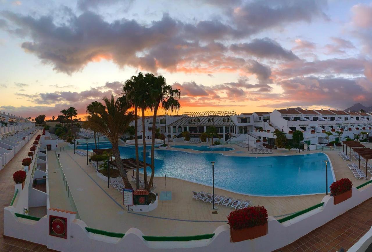 Bright With Pool In Tenerife South Appartamento Costa Del Silencio