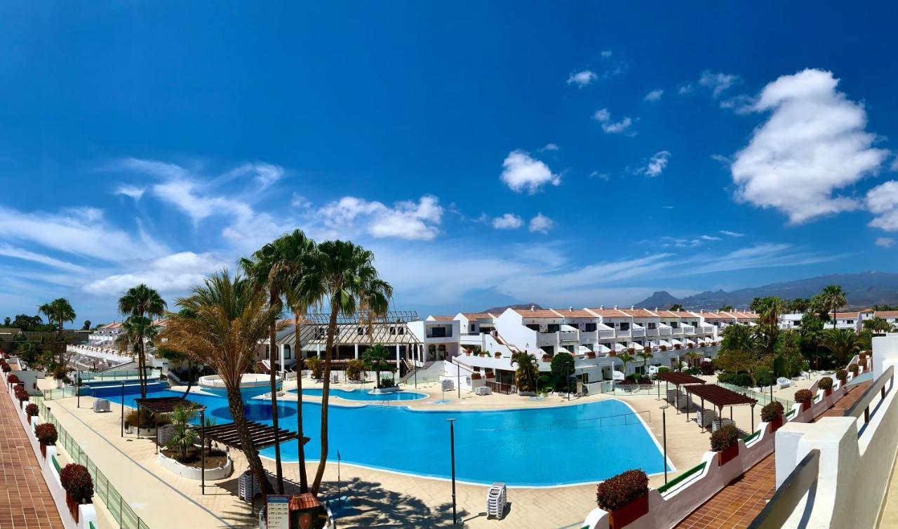 Bright With Pool In Tenerife South Appartamento